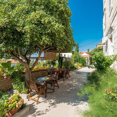 Apartment Miljas *